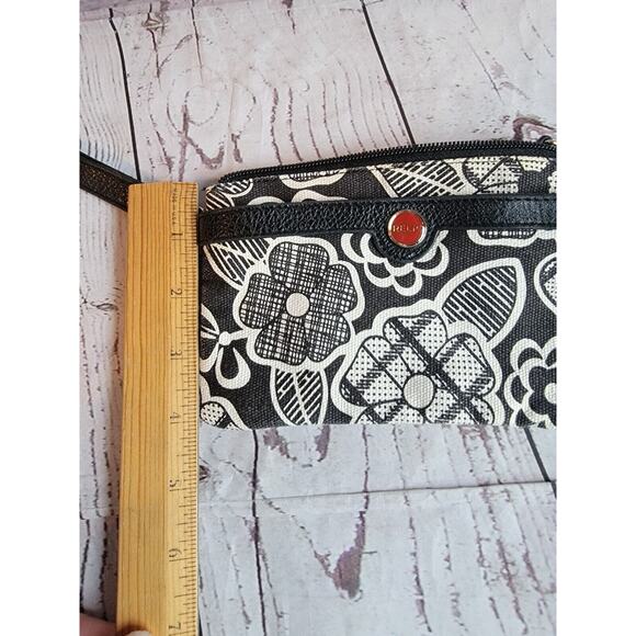 Relic Wristlet Wallet Black White Floral - Picture 10 of 10